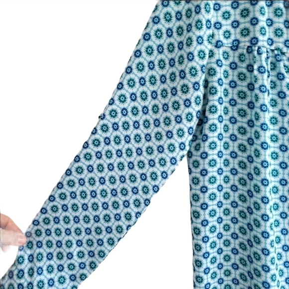 SKIES are Blue Split Neck Top - Picture 4 of 11